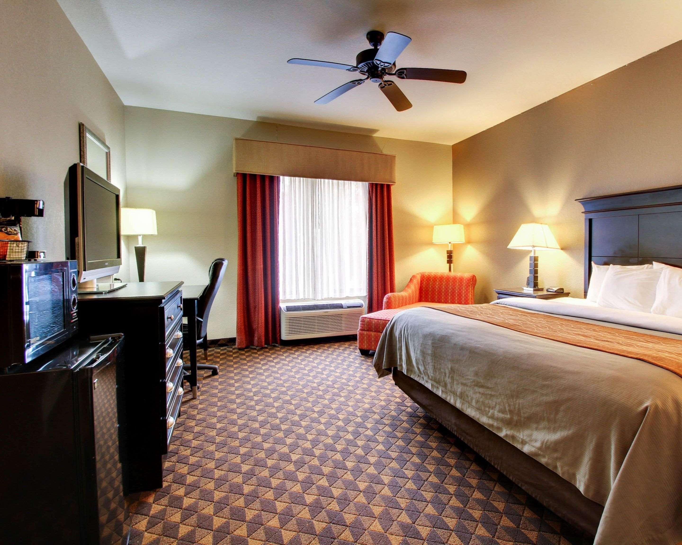 Comfort Inn & Suites Клинтон Экстерьер фото