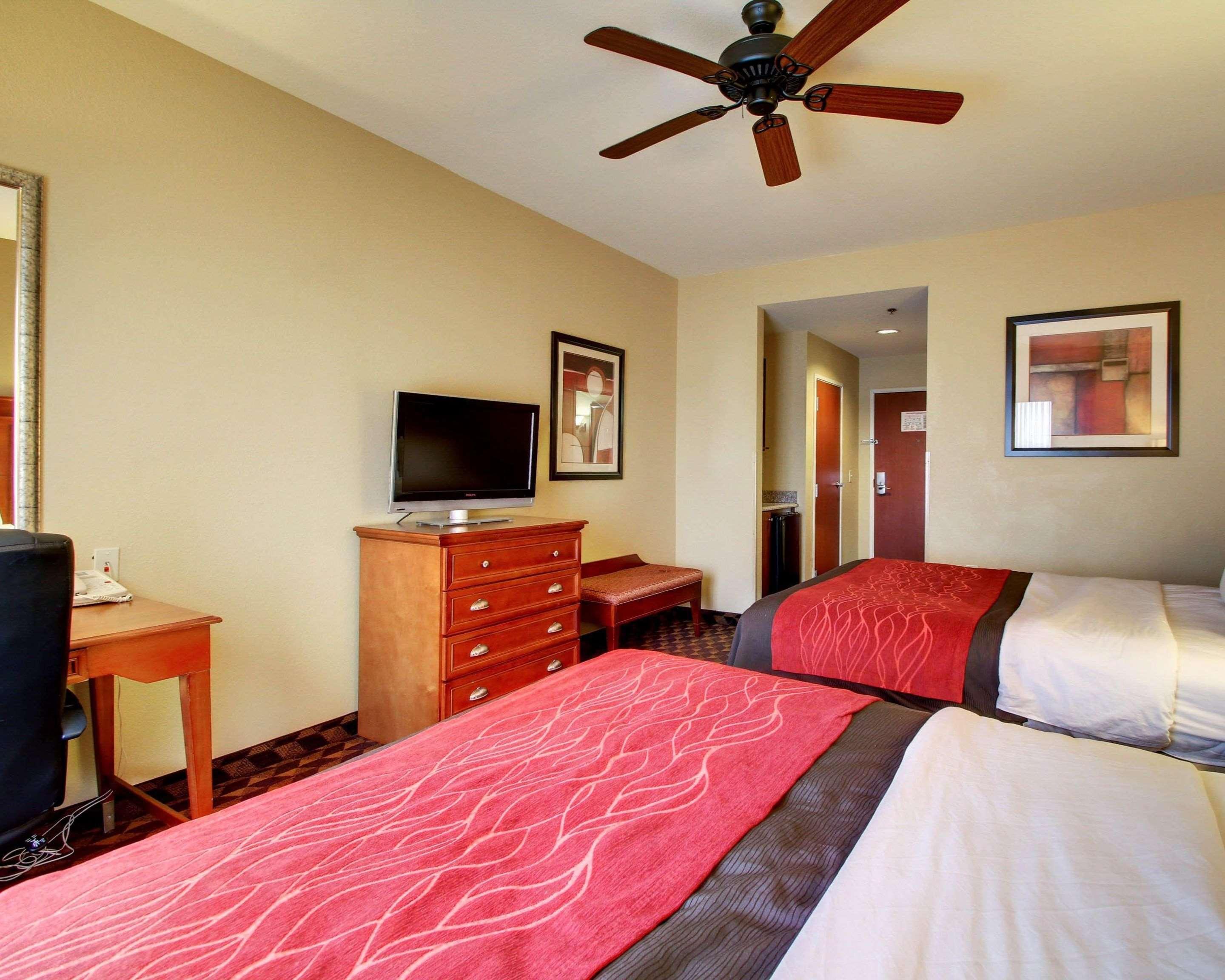 Comfort Inn & Suites Клинтон Экстерьер фото