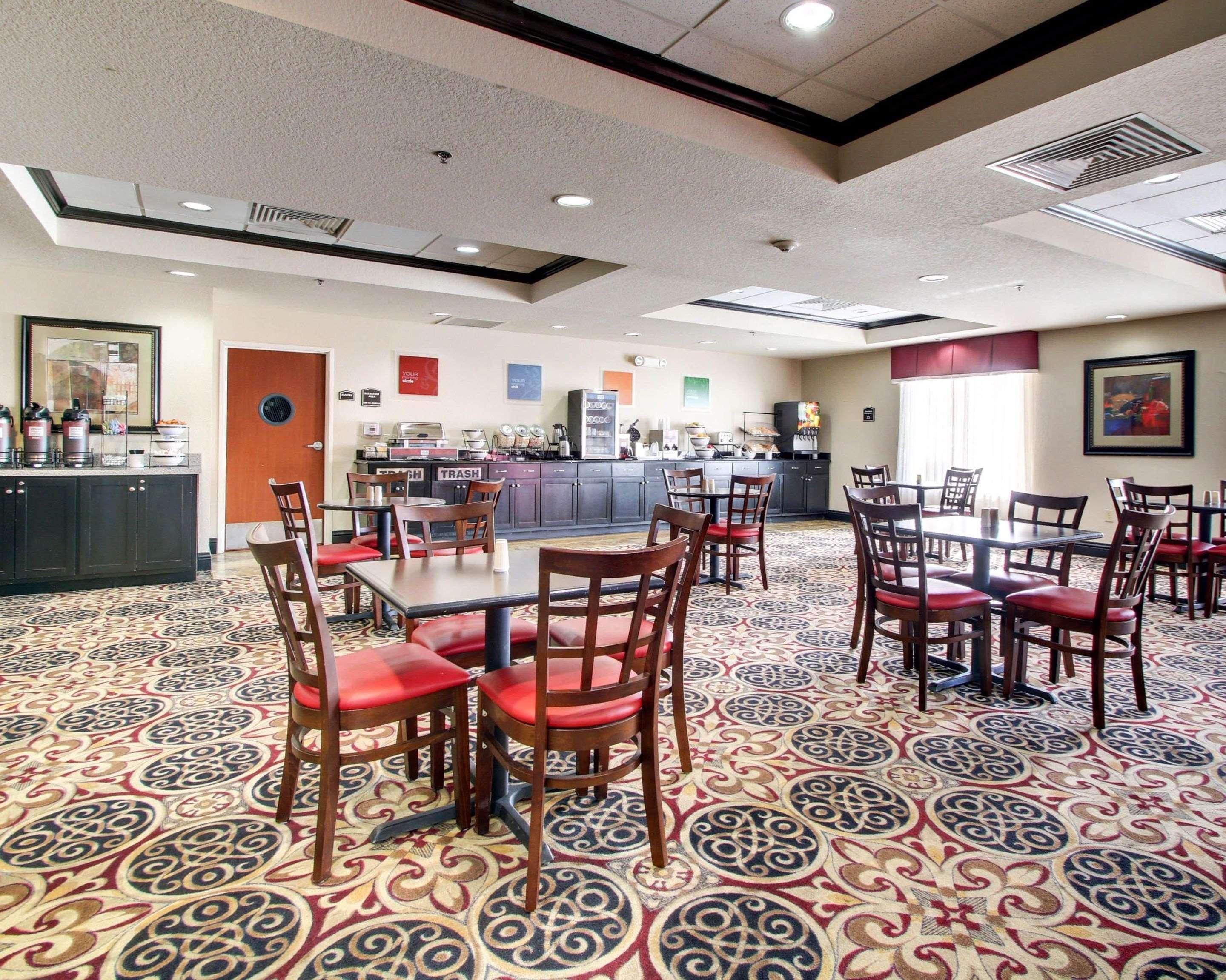 Comfort Inn & Suites Клинтон Экстерьер фото