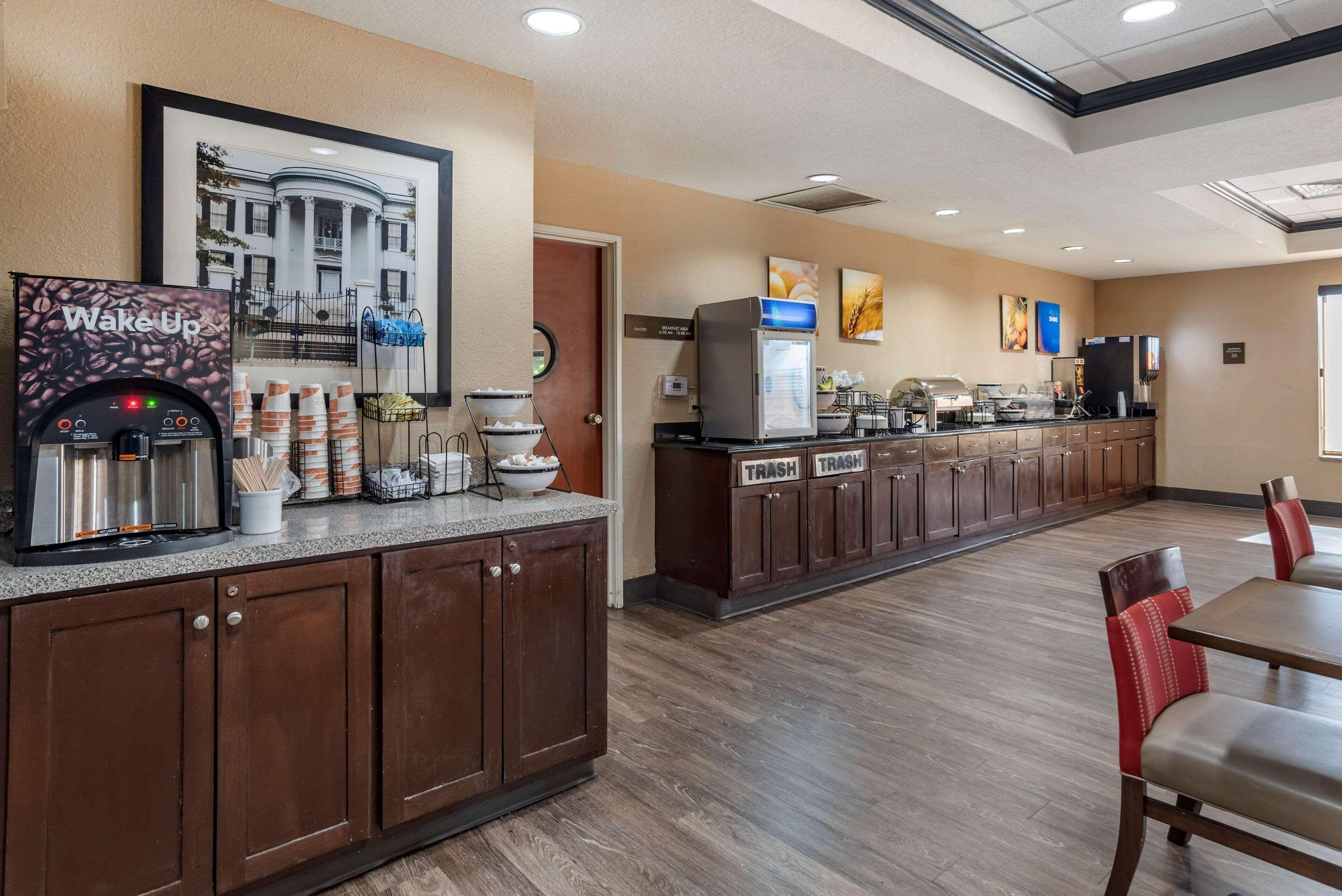 Comfort Inn & Suites Клинтон Экстерьер фото